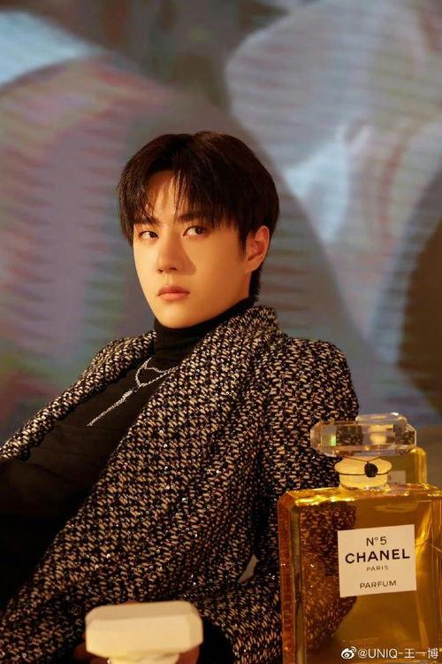 王一博最新爆料图片大全,揭秘偶像私生活瞬间  第1张